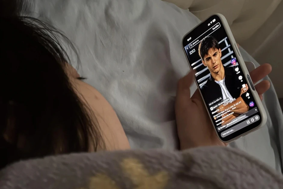 Chuyên gia: Video AI 18+ xuất hiện không có nghĩa người dùng "thích xem" Chuyên gia: Video AI 18+ xuất hiện không có nghĩa người dùng "thích xem"