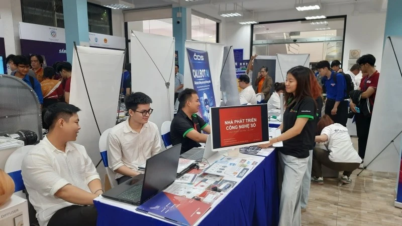 Chuyển tư duy hỗ trợ sang thúc đẩy thương mại hóa trong hoạt động khởi nghiệp Chuyển tư duy hỗ trợ sang thúc đẩy thương mại hóa trong hoạt động khởi nghiệp
