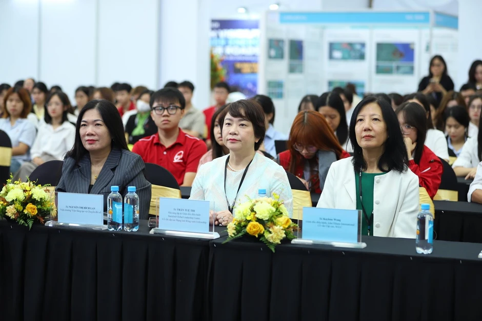 Công bố Sáng kiến Agent City: Việt Nam chờ đón mô hình "Thành phố Tác nhân AI" quy mô lớn đầu tiên trên thế giới? Công bố Sáng kiến Agent City: Việt Nam chờ đón mô hình "Thành phố Tác nhân AI" quy mô lớn đầu tiên trên thế giới?