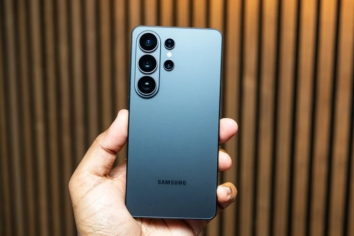 Công nghệ 30/9: Galaxy S27 Ultra có thể bỏ camera 3x Công nghệ 30/9: Galaxy S27 Ultra có thể bỏ camera 3x