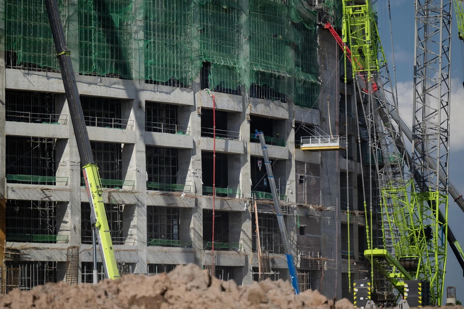 Công nghệ hiện đại tại sân vận động PVF với mái vòm thép 8 . 600 Tấn lần đầu tiên ở Việt Nam Công nghệ hiện đại tại sân vận động PVF với mái vòm thép 8 . 600 Tấn lần đầu tiên ở Việt Nam