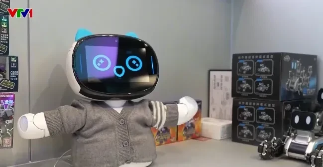 Cửa hàng robot hình người đầu tiên đi vào hoạt động tại Trung Quốc