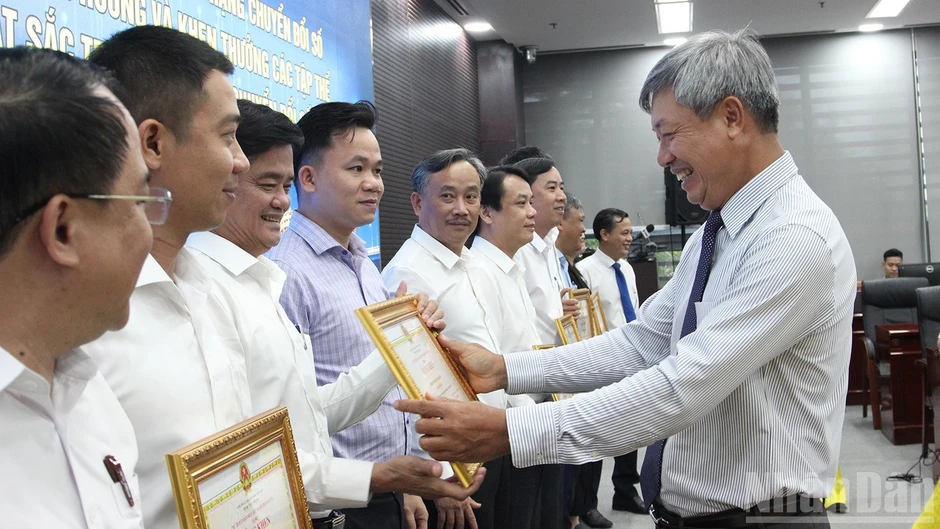 Đà Nẵng khen thưởng 18 tập thể xuất sắc trong công tác chuyển đổi số