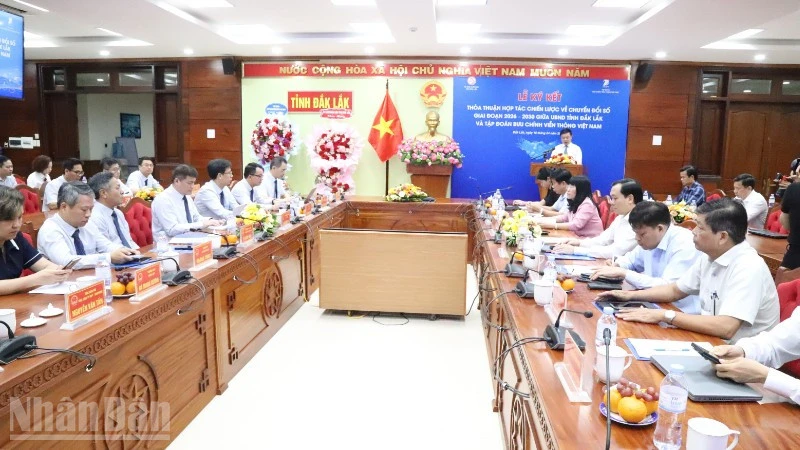 Đắk Lắk ký kết thỏa thuận hợp tác chiến lược về chuyển đổi số với Tập đoàn Bưu chính Viễn thông Việt Nam Đắk Lắk ký kết thỏa thuận hợp tác chiến lược về chuyển đổi số với Tập đoàn Bưu chính Viễn thông Việt Nam