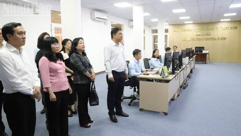 Đắk Lắk phát động phong trào “Bình dân học vụ số” năm 2026 và ra mắt Trung tâm dữ liệu tỉnh