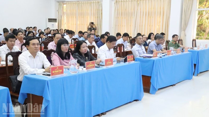 Đắk Lắk phát động phong trào “Bình dân học vụ số” năm 2026 và ra mắt Trung tâm dữ liệu tỉnh