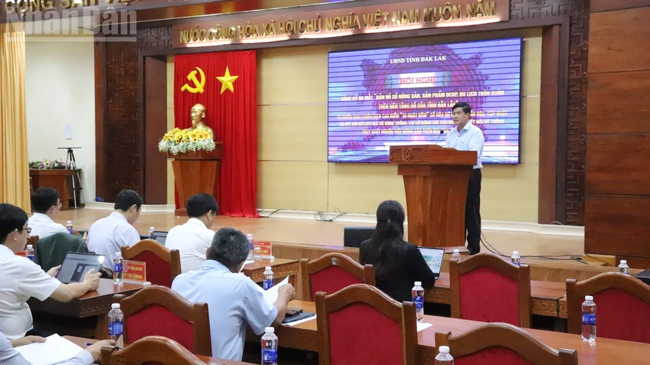 Đắk Lắk ra mắt bản đồ số nông sản, du lịch thôn, buôn và triển khai chiến dịch cao điểm “30 ngày đêm” số hóa dữ liệu vùng trồng sầu riêng Đắk Lắk ra mắt bản đồ số nông sản, du lịch thôn, buôn và triển khai chiến dịch cao điểm “30 ngày đêm” số hóa dữ liệu vùng trồng sầu riêng