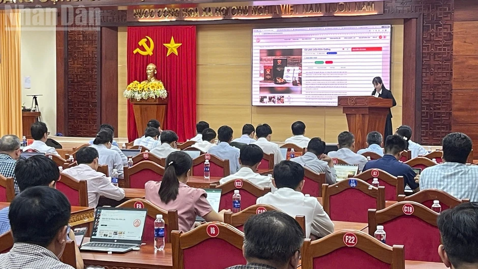 Đắk Lắk ra mắt bản đồ số nông sản, du lịch thôn, buôn và triển khai chiến dịch cao điểm “30 ngày đêm” số hóa dữ liệu vùng trồng sầu riêng Đắk Lắk ra mắt bản đồ số nông sản, du lịch thôn, buôn và triển khai chiến dịch cao điểm “30 ngày đêm” số hóa dữ liệu vùng trồng sầu riêng