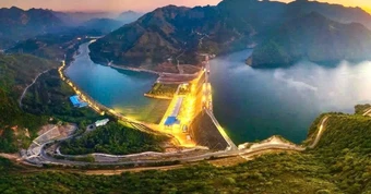 Đập bê tông nứt dài 100m nhưng vẫn không dừng thi công, công trình 2,3 tỷ USD hiện đại nhất Viêt Nam tạo thành công lớn