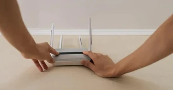 Đặt wifi xuống sàn nhà có làm sao không? Hóa ra đây là lỗi nhiều gia đình đang mắc phải