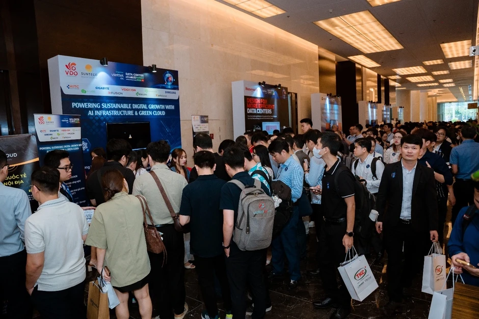 DCCI Summit 2026: Nhìn AI theo một chuỗi hạ tầng liên thông DCCI Summit 2026: Nhìn AI theo một chuỗi hạ tầng liên thông
