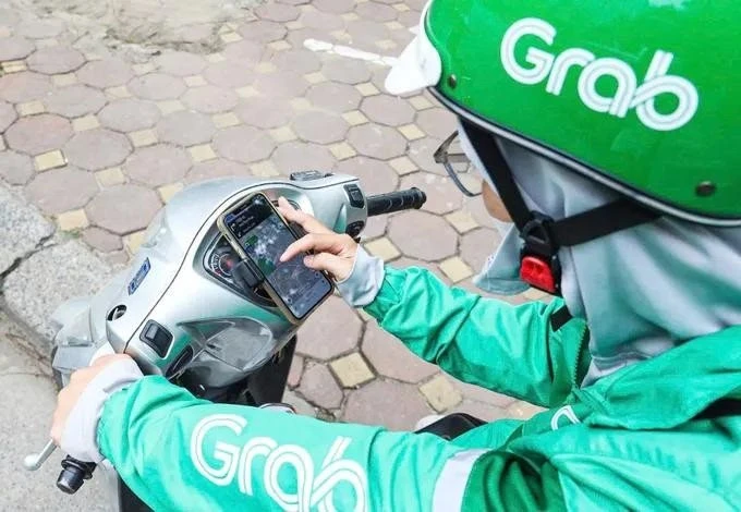 Đi làm 12 tiếng, tốn đến 70.000 đồng tiền xăng mỗi ngày, trả 130.000 đồng tiền dầu mỗi tuần, nữ tài xế Grab vỡ ra nhiều chuyện Đi làm 12 tiếng, tốn đến 70.000 đồng tiền xăng mỗi ngày, trả 130.000 đồng tiền dầu mỗi tuần, nữ tài xế Grab vỡ ra nhiều chuyện