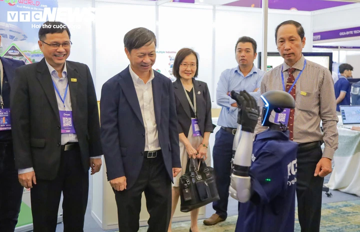 Doanh nghiệp Việt cần nâng cao năng lực làm chủ công nghệ Doanh nghiệp Việt cần nâng cao năng lực làm chủ công nghệ