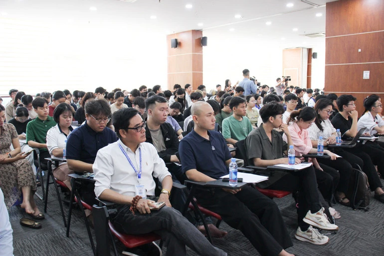 Đối thoại cùng cử tri trẻ về tương lai đất nước trong kỷ nguyên số Đối thoại cùng cử tri trẻ về tương lai đất nước trong kỷ nguyên số