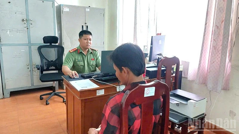 Đồng Tháp: Ngăn chặn tin xấu, độc trên không gian mạng Đồng Tháp: Ngăn chặn tin xấu, độc trên không gian mạng