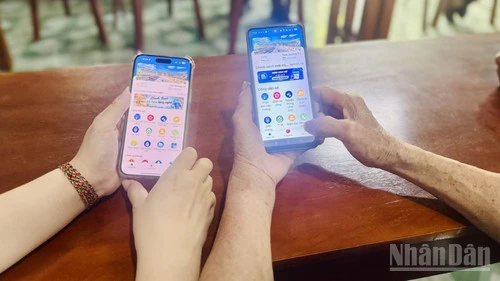 Đưa công nghệ và kỹ năng số về tận từng người dân tại địa bàn cơ sở Đưa công nghệ và kỹ năng số về tận từng người dân tại địa bàn cơ sở
