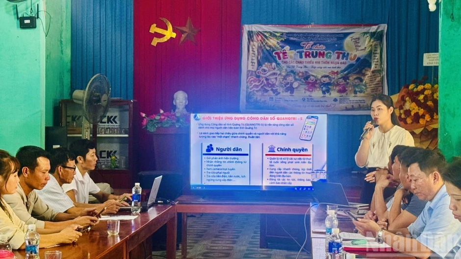 Đưa công nghệ và kỹ năng số về tận từng người dân tại địa bàn cơ sở Đưa công nghệ và kỹ năng số về tận từng người dân tại địa bàn cơ sở