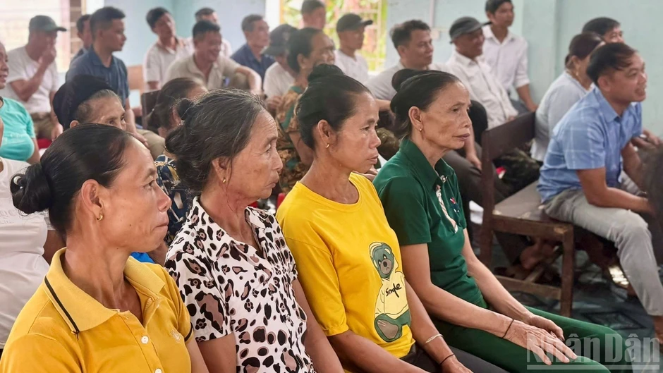 Đưa công nghệ và kỹ năng số về tận từng người dân tại địa bàn cơ sở Đưa công nghệ và kỹ năng số về tận từng người dân tại địa bàn cơ sở