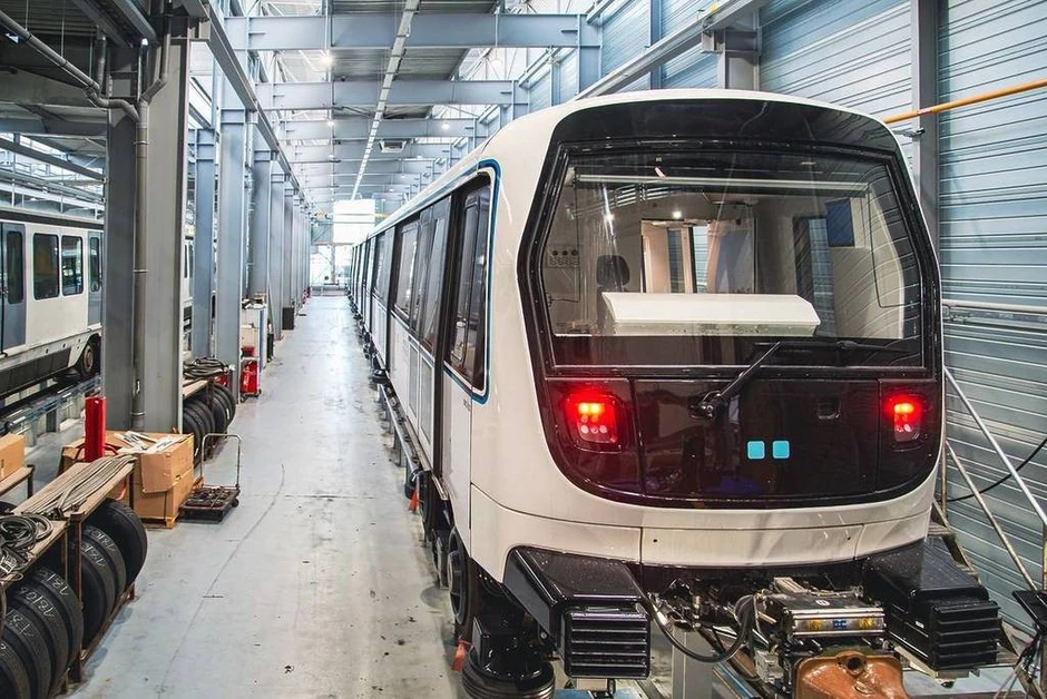 Đúng 13 ngày, Vingroup "bỏ túi" tốc độ 350km/h của Đức, 200 "thiết mã" từ Pháp: Tàu điện Made in Vietnam đã trong tầm tay? Đúng 13 ngày, Vingroup "bỏ túi" tốc độ 350km/h của Đức, 200 "thiết mã" từ Pháp: Tàu điện Made in Vietnam đã trong tầm tay?