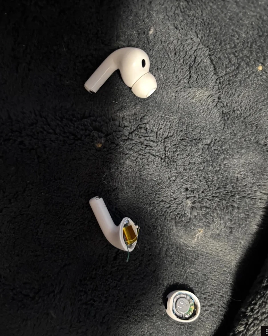 Dùng AirPods Pro 3 mãi mà không biết là hàng giả, đến khi tai nghe bị hỏng mới nhận ra