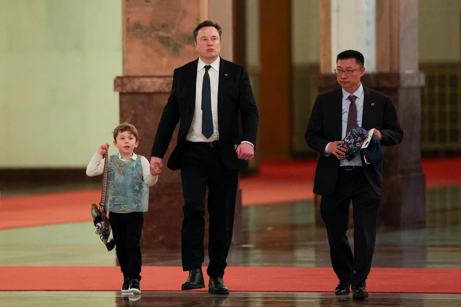 Elon Musk: 'Con trai tôi đang học tiếng Trung Quốc' Elon Musk: 'Con trai tôi đang học tiếng Trung Quốc'