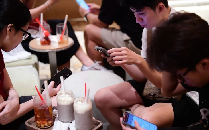 Game Việt có thể thành ngành xuất khẩu tỉ USD nếu được 'cởi trói' Game Việt có thể thành ngành xuất khẩu tỉ USD nếu được 'cởi trói'