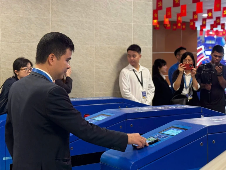 Hà Nội Metro góp phần thực hiện Nghị quyết 57 về chuyển đổi số quốc gia Hà Nội Metro góp phần thực hiện Nghị quyết 57 về chuyển đổi số quốc gia