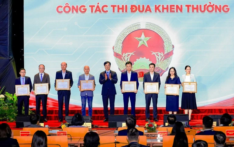 HĐND TP Hà Nội sử dụng trợ lý trí tuệ nhân tạo phân tích kiến nghị cử tri HĐND TP Hà Nội sử dụng trợ lý trí tuệ nhân tạo phân tích kiến nghị cử tri