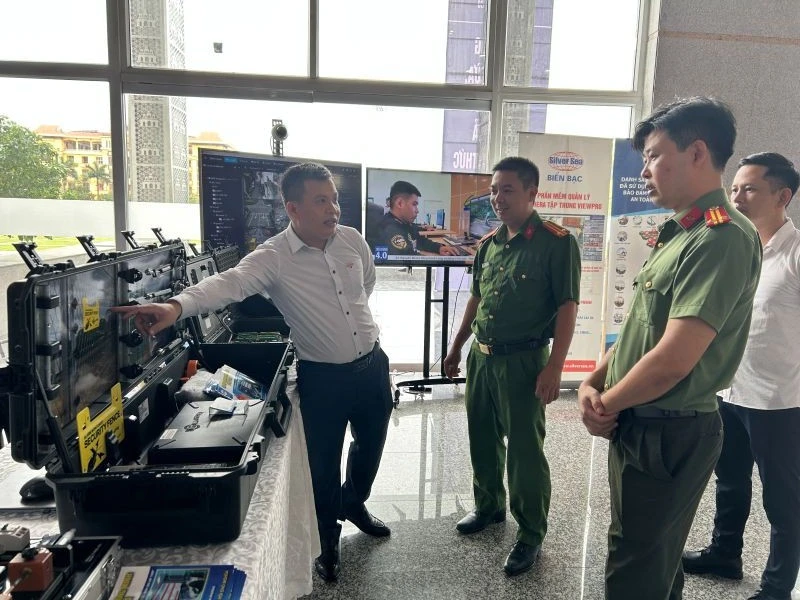 Hội thảo khoa học công nghệ và đổi mới sáng tạo bảo đảm an ninh phi truyền thống trong kỷ nguyên số Hội thảo khoa học công nghệ và đổi mới sáng tạo bảo đảm an ninh phi truyền thống trong kỷ nguyên số
