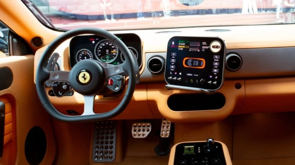 Jony Ive và Ferrari muốn cứu ngành ô tô khỏi “cơn nghiện” màn hình cảm ứng Jony Ive và Ferrari muốn cứu ngành ô tô khỏi “cơn nghiện” màn hình cảm ứng