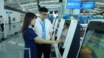 Khách bay quốc tế tại Nội Bài có thể tự làm thủ tục và gửi hành lý tự động