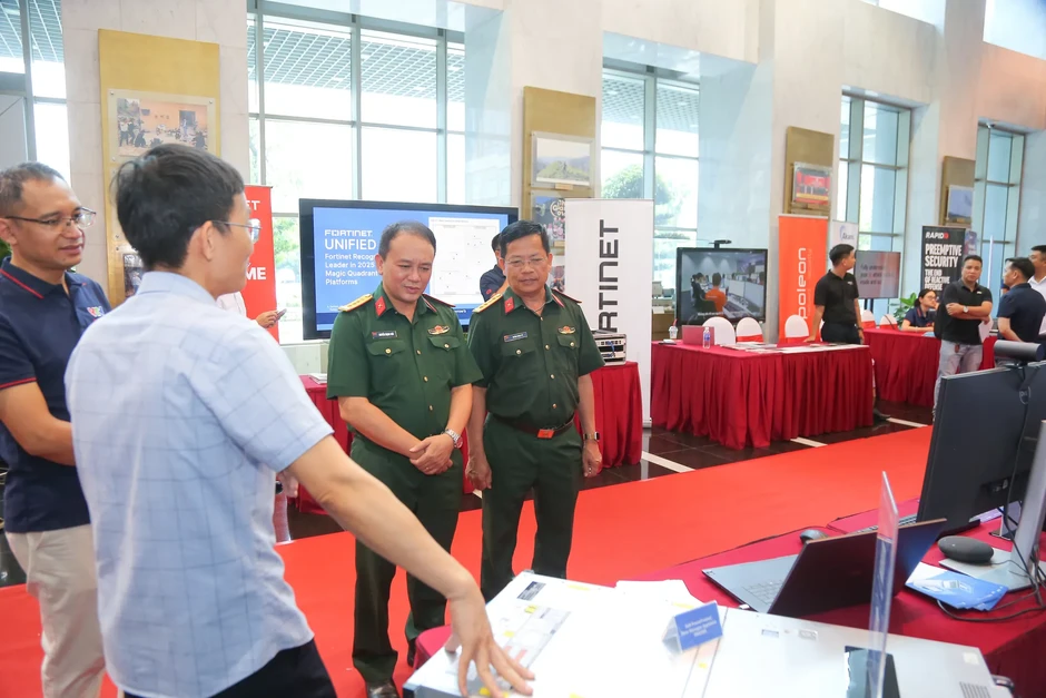 Khai mạc triển lãm về đảm bảo an toàn, an ninh mạng tại Đài Truyền hình Việt Nam Khai mạc triển lãm về đảm bảo an toàn, an ninh mạng tại Đài Truyền hình Việt Nam