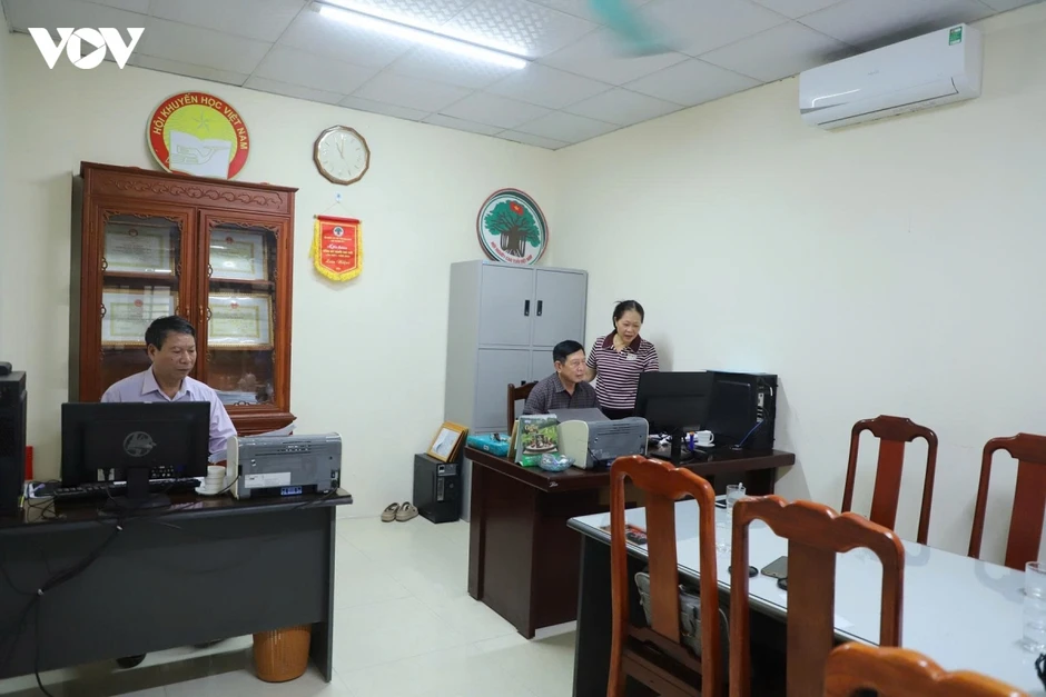 Khi người cao tuổi đứng "bên lề" những phím chạm Khi người cao tuổi đứng "bên lề" những phím chạm