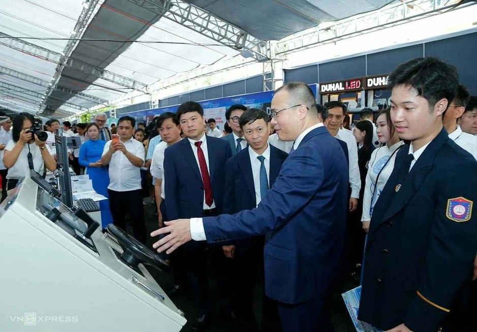 'Khởi nghiệp sáng tạo nhằm tạo ra các doanh nghiệp công nghệ đủ sức cạnh tranh' - Báo TinVina 'Khởi nghiệp sáng tạo nhằm tạo ra các doanh nghiệp công nghệ đủ sức cạnh tranh' - Báo TinVina