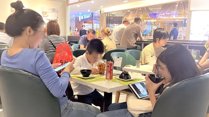 Không thể giao trẻ em cho mạng xã hội: Cần quy định rõ trách nhiệm của các nền tảng số Không thể giao trẻ em cho mạng xã hội: Cần quy định rõ trách nhiệm của các nền tảng số