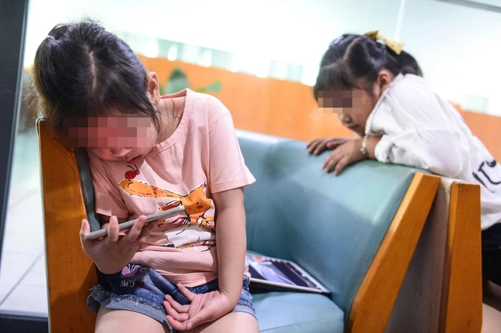 Không thể giao trẻ em cho mạng xã hội: Cần quy định rõ trách nhiệm của các nền tảng số Không thể giao trẻ em cho mạng xã hội: Cần quy định rõ trách nhiệm của các nền tảng số