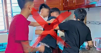 Không thể giao trẻ em cho mạng xã hội: Khi trẻ bị biến thành 'mồi câu view'