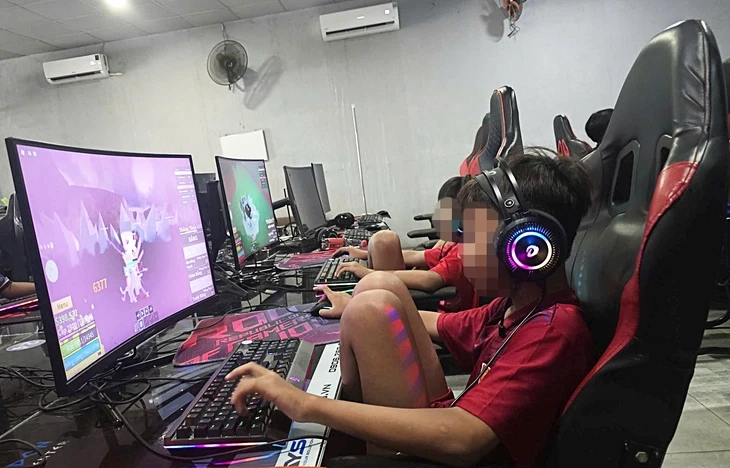 Không thể giao trẻ em cho mạng xã hội: Những đứa trẻ đắm chìm trong thế giới game