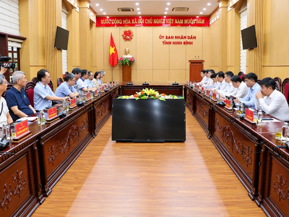 Lãnh đạo cấp cao từ 10 tập đoàn công nghệ hàng đầu thế giới đến tỉnh có quy mô kinh tế gần 14 tỷ USD, công bố kế hoạch mở rộng đầu tư ấn tượng Lãnh đạo cấp cao từ 10 tập đoàn công nghệ hàng đầu thế giới đến tỉnh có quy mô kinh tế gần 14 tỷ USD, công bố kế hoạch mở rộng đầu tư ấn tượng