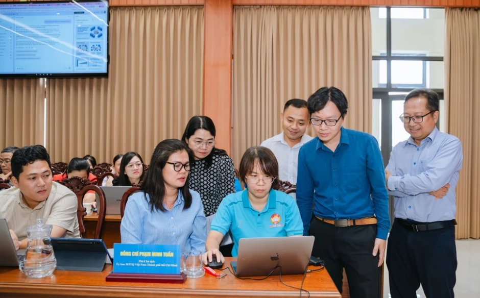 Mặt trận TP.HCM tăng tốc chuyển đổi số từ kỹ năng thực hành AI Mặt trận TP.HCM tăng tốc chuyển đổi số từ kỹ năng thực hành AI