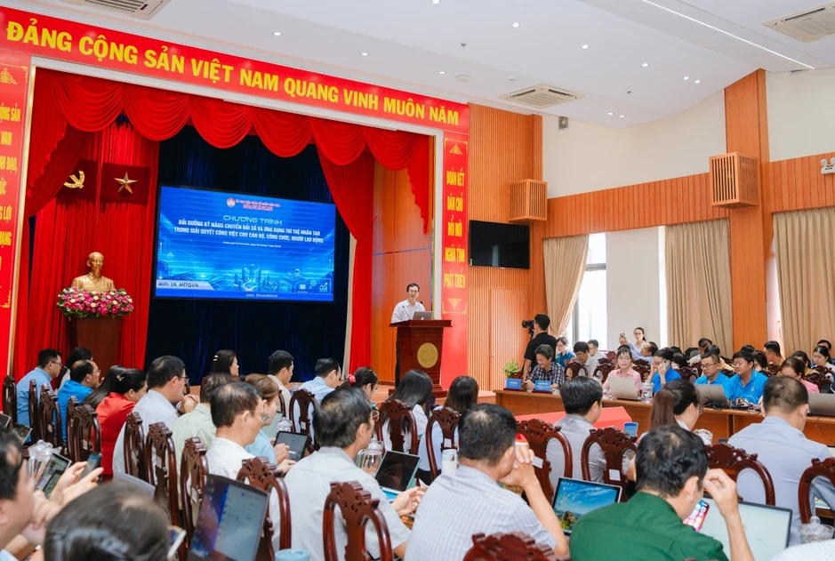 Mặt trận TP.HCM tăng tốc chuyển đổi số từ kỹ năng thực hành AI Mặt trận TP.HCM tăng tốc chuyển đổi số từ kỹ năng thực hành AI