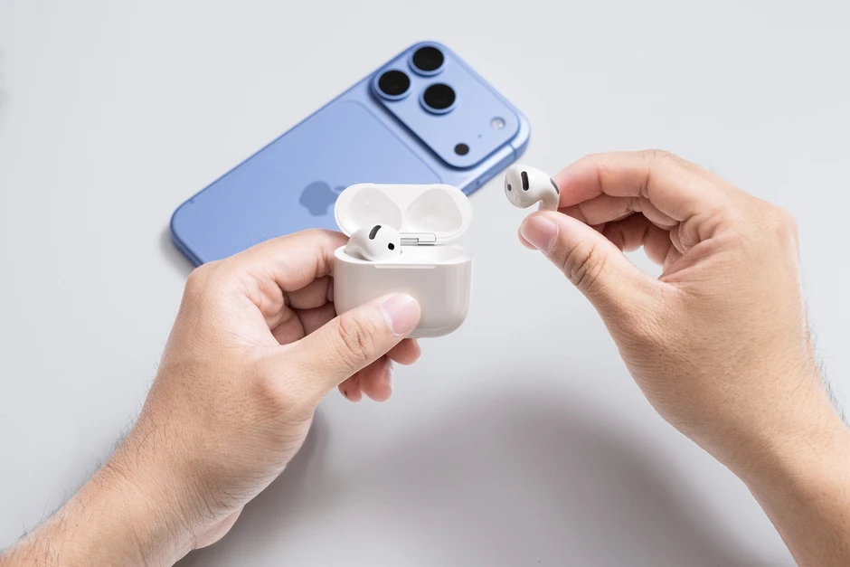 Mở hộp AirPods 5 chính hãng Việt Nam: Tai nghe dạng mở đầu tiên của Apple có chống ồn chủ động xịn cỡ này!