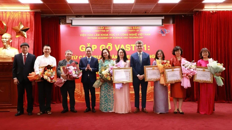 Nâng tầm các Trung tâm UNESCO, thúc đẩy hội nhập khoa học Nâng tầm các Trung tâm UNESCO, thúc đẩy hội nhập khoa học