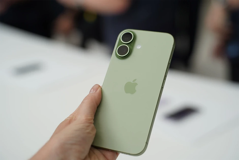 Nên mua iPhone 17 ngay hay chờ iPhone 18, dưới đây là lý do đáng cân nhắc Nên mua iPhone 17 ngay hay chờ iPhone 18, dưới đây là lý do đáng cân nhắc