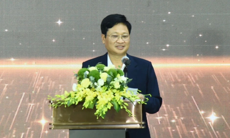 'Ngành nào chuyển đổi bằng AI sớm hơn, sẽ tạo ra giá trị gia tăng lớn hơn' 'Ngành nào chuyển đổi bằng AI sớm hơn, sẽ tạo ra giá trị gia tăng lớn hơn'