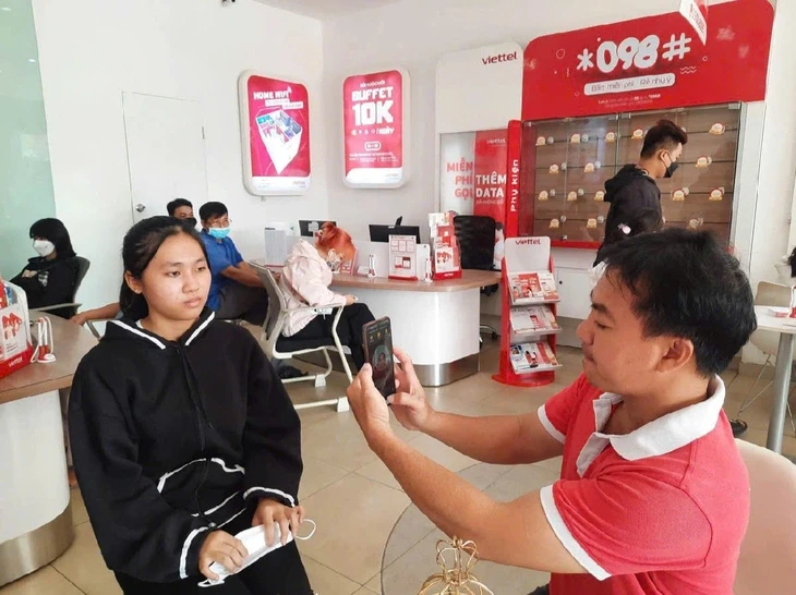 Người dùng có thể xác thực SIM chính chủ thông qua VNeID Người dùng có thể xác thực SIM chính chủ thông qua VNeID
