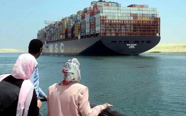 Những "cỗ máy in tiền" lênh đênh khắp các đại dương nhưng chỉ dài tối đa 399,9m: Vì sao 1cm cũng không được thêm? Những "cỗ máy in tiền" lênh đênh khắp các đại dương nhưng chỉ dài tối đa 399,9m: Vì sao 1cm cũng không được thêm?