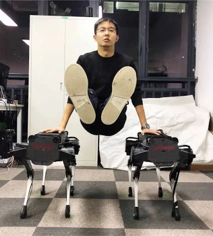Ông chủ Unitree Robotics: Từ cậu học sinh bị cô giáo chê "hơi ngốc" đến nhà sáng lập đế chế robot 50 tỷ USD nổi danh Trung Quốc