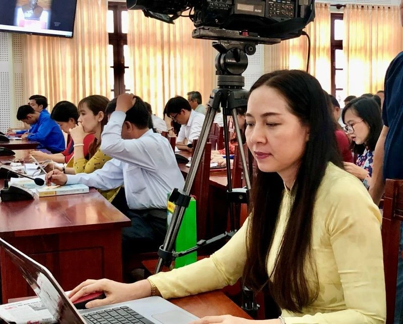 Phát huy vai trò của tạp chí khoa học xã hội trong bảo vệ nền tảng tư tưởng của Đảng Phát huy vai trò của tạp chí khoa học xã hội trong bảo vệ nền tảng tư tưởng của Đảng