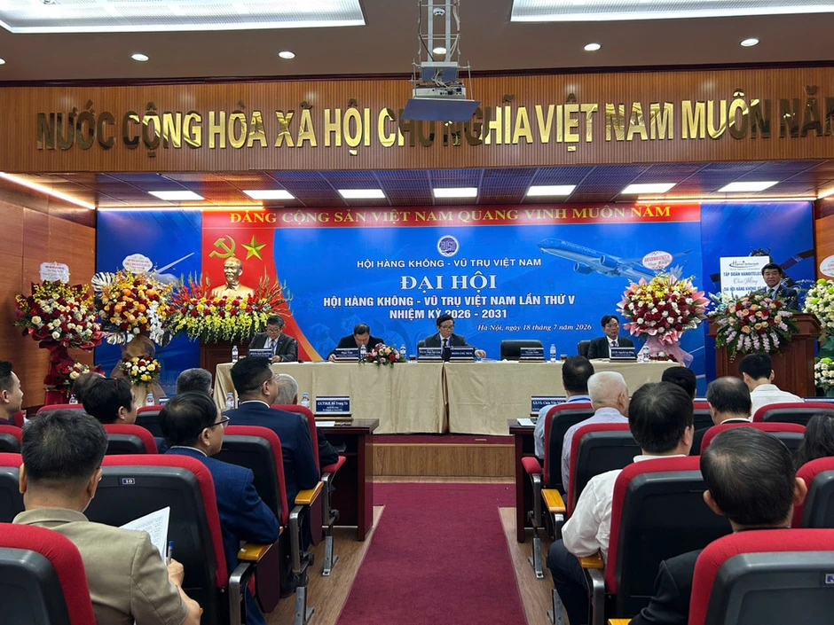 Phó Giáo sư, Tiến sĩ Phạm Ngọc Lãng tái đắc cử Chủ tịch Hội Hàng không-Vũ trụ Việt Nam Phó Giáo sư, Tiến sĩ Phạm Ngọc Lãng tái đắc cử Chủ tịch Hội Hàng không-Vũ trụ Việt Nam